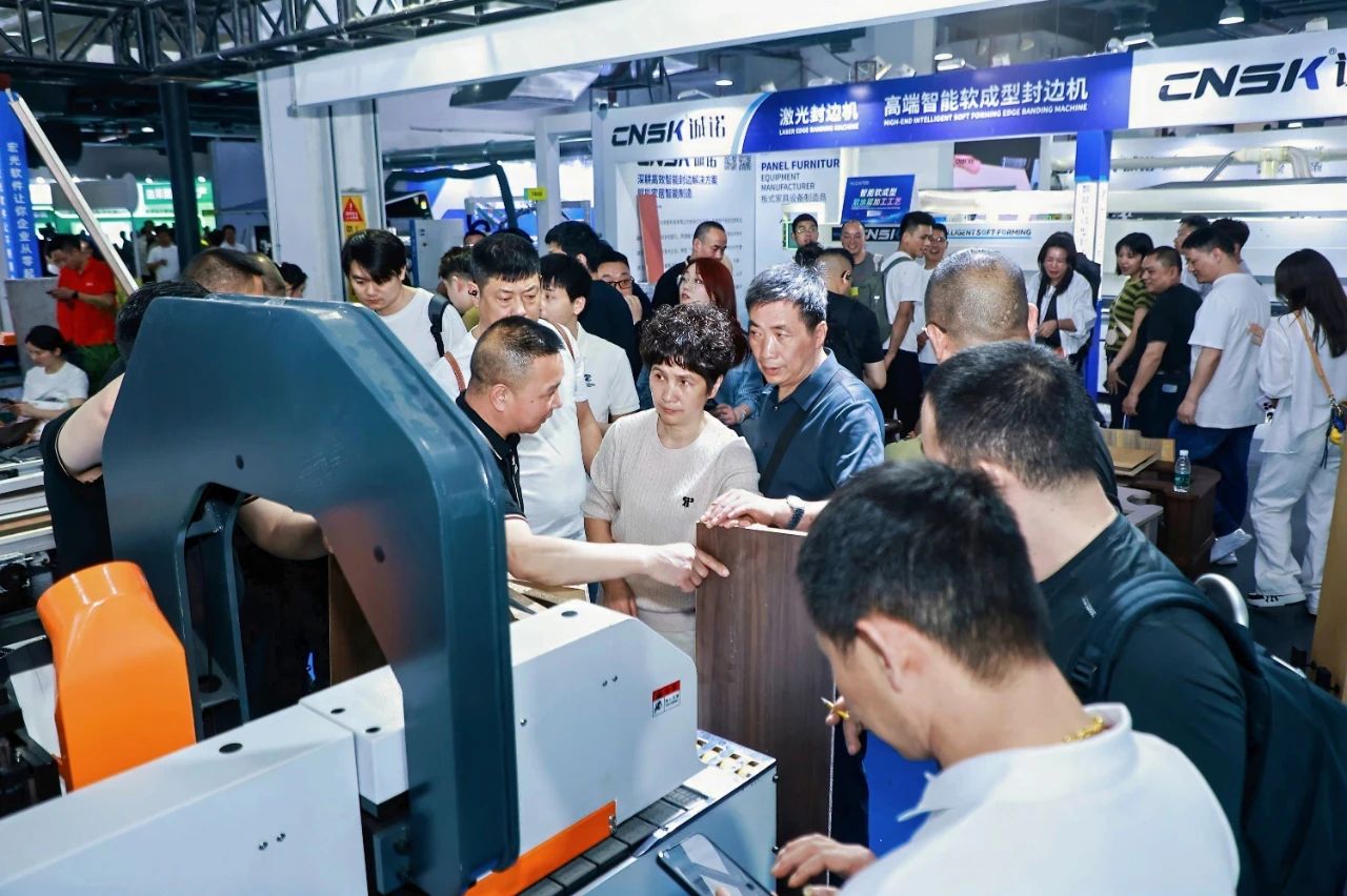 2026年中国广州定制家居展暨轻高定展》全面升级，汇聚行 业代表品牌以及丰富的新产品、新模式